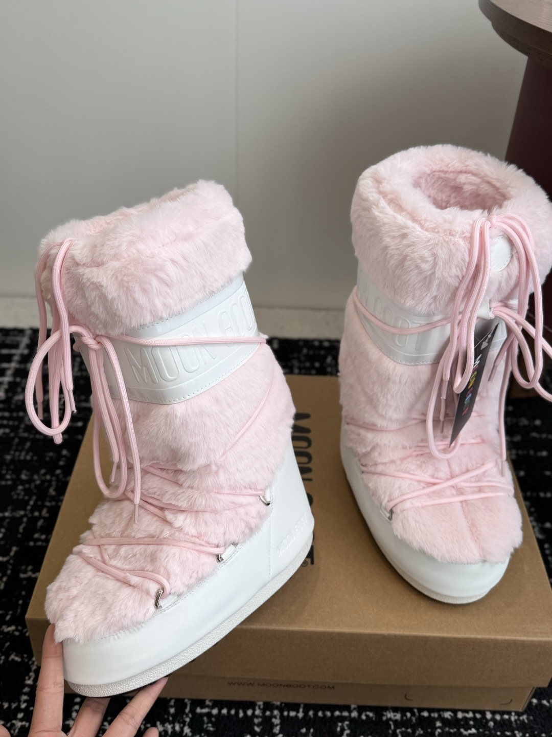 代购级 长靴 Moon Boot 26ss 秋冬最新款雪地靴系列……丑萌雪地短靴 忘了UGG吧,时髦人都在穿Moon B 代购级 长靴 Moon Boot 26ss 秋冬最新款雪地靴系列……丑萌雪地短靴 忘了UGG吧,时髦人都在穿Moon B