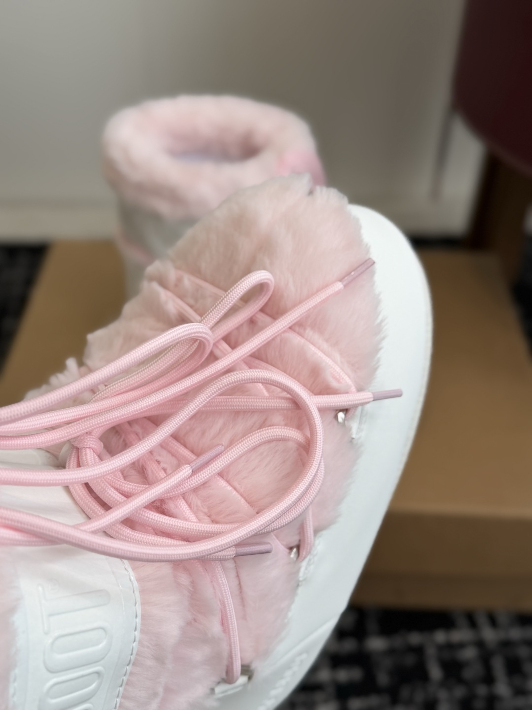 代购级短靴Moon Boot 26ss 秋冬最新款雪地靴系列……丑萌雪地短靴 忘了UGG吧,时髦人都在穿Moon Boo 代购级短靴Moon Boot 26ss 秋冬最新款雪地靴系列……丑萌雪地短靴 忘了UGG吧,时髦人都在穿Moon Boo
