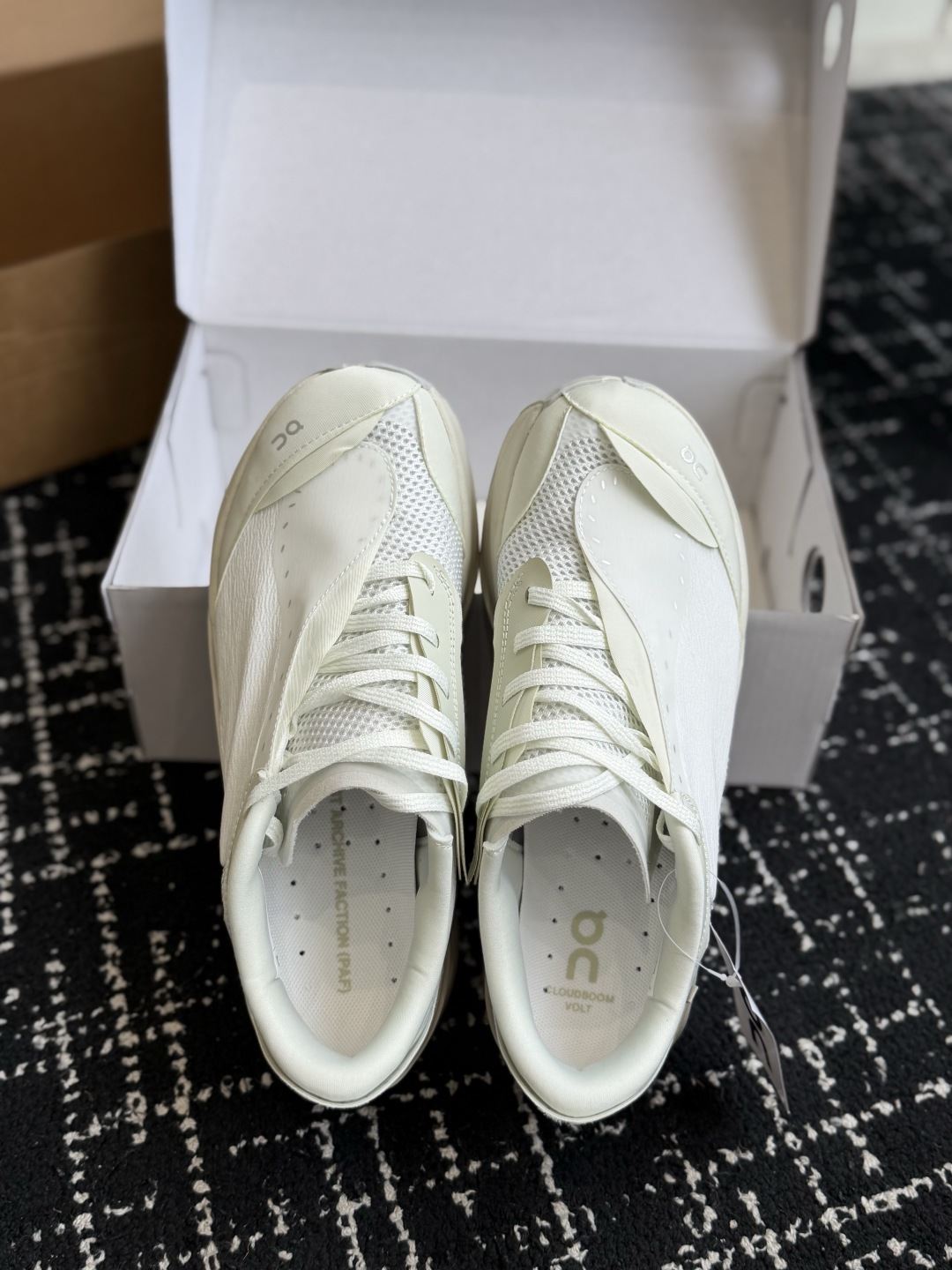 东莞代购级 On昂跑 Cloudboom Volt PAF 户外街头机能风跑步鞋 Cloud Hi Edge户外机能融合