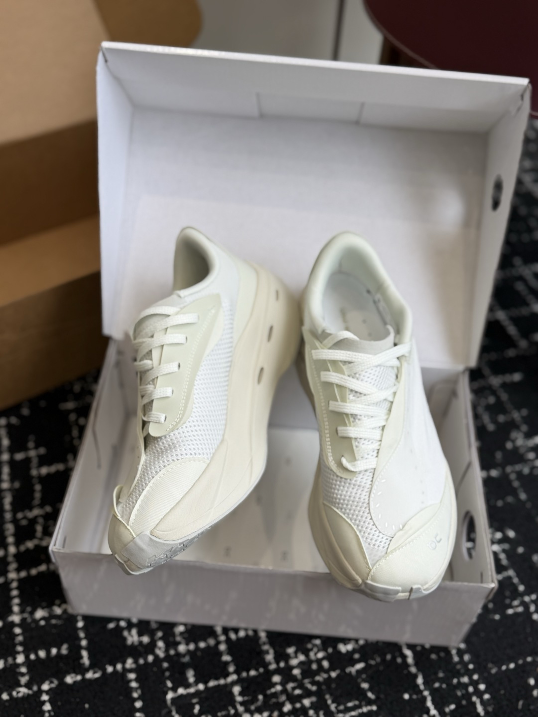 东莞代购级 On昂跑 Cloudboom Volt PAF 户外街头机能风跑步鞋 Cloud Hi Edge户外机能融合