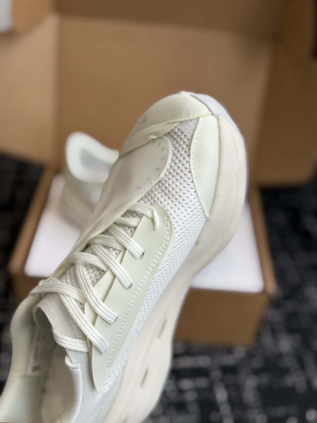 东莞代购级 On昂跑 Cloudboom Volt PAF 户外街头机能风跑步鞋 Cloud Hi Edge户外机能融合