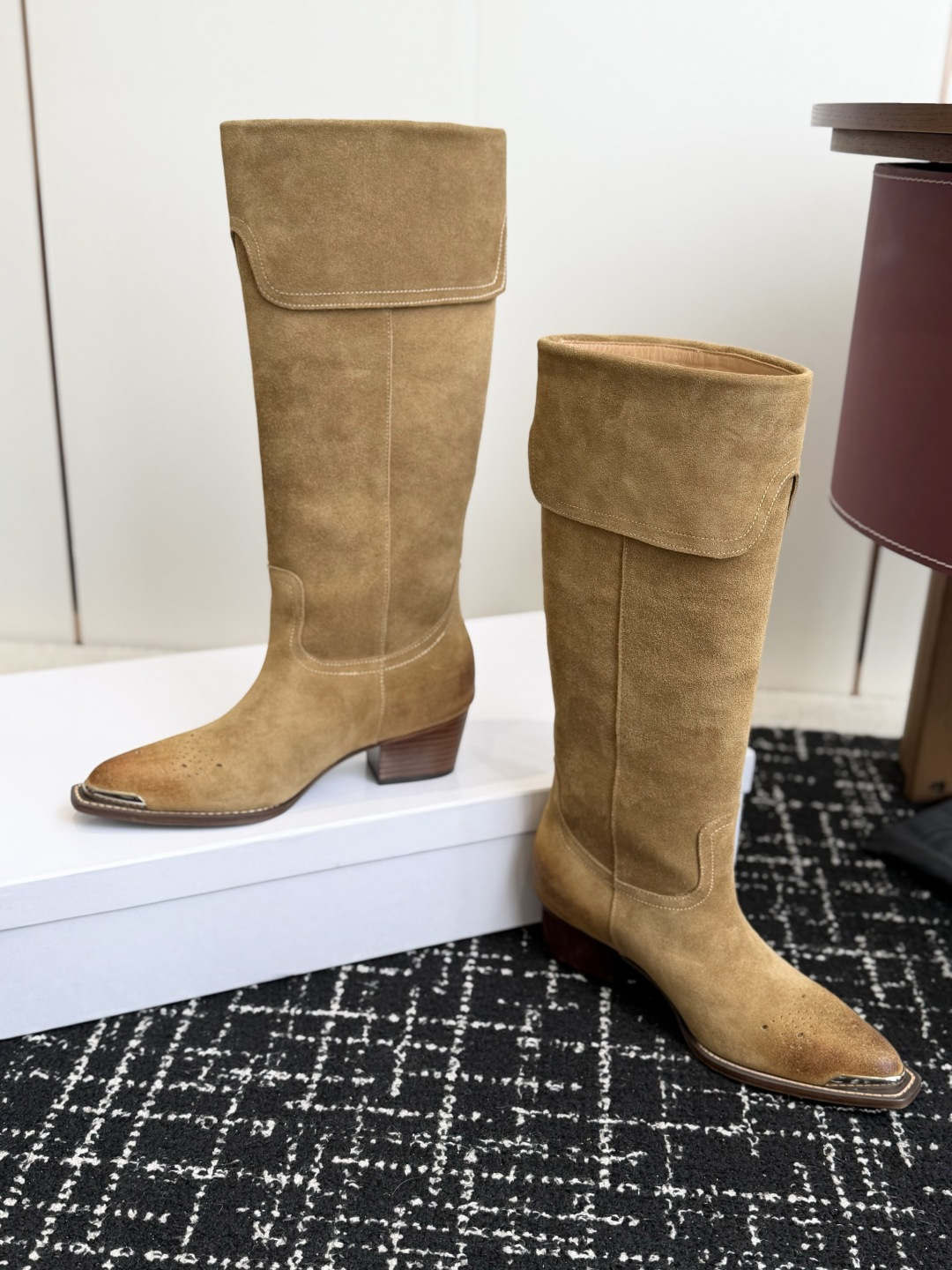 代购级 Celine 赛琳 26ss秋冬新品 复古粗跟 切尔西 尖头 长靴 高靴 骑士靴 塞琳这一季好看的款式真的是很多