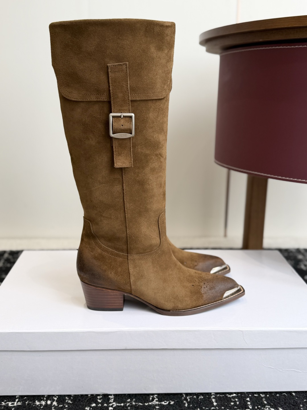 代购级 Celine 赛琳 26ss秋冬新品 复古粗跟 切尔西 尖头 长靴 高靴 骑士靴 塞琳这一季好看的款式真的是很多