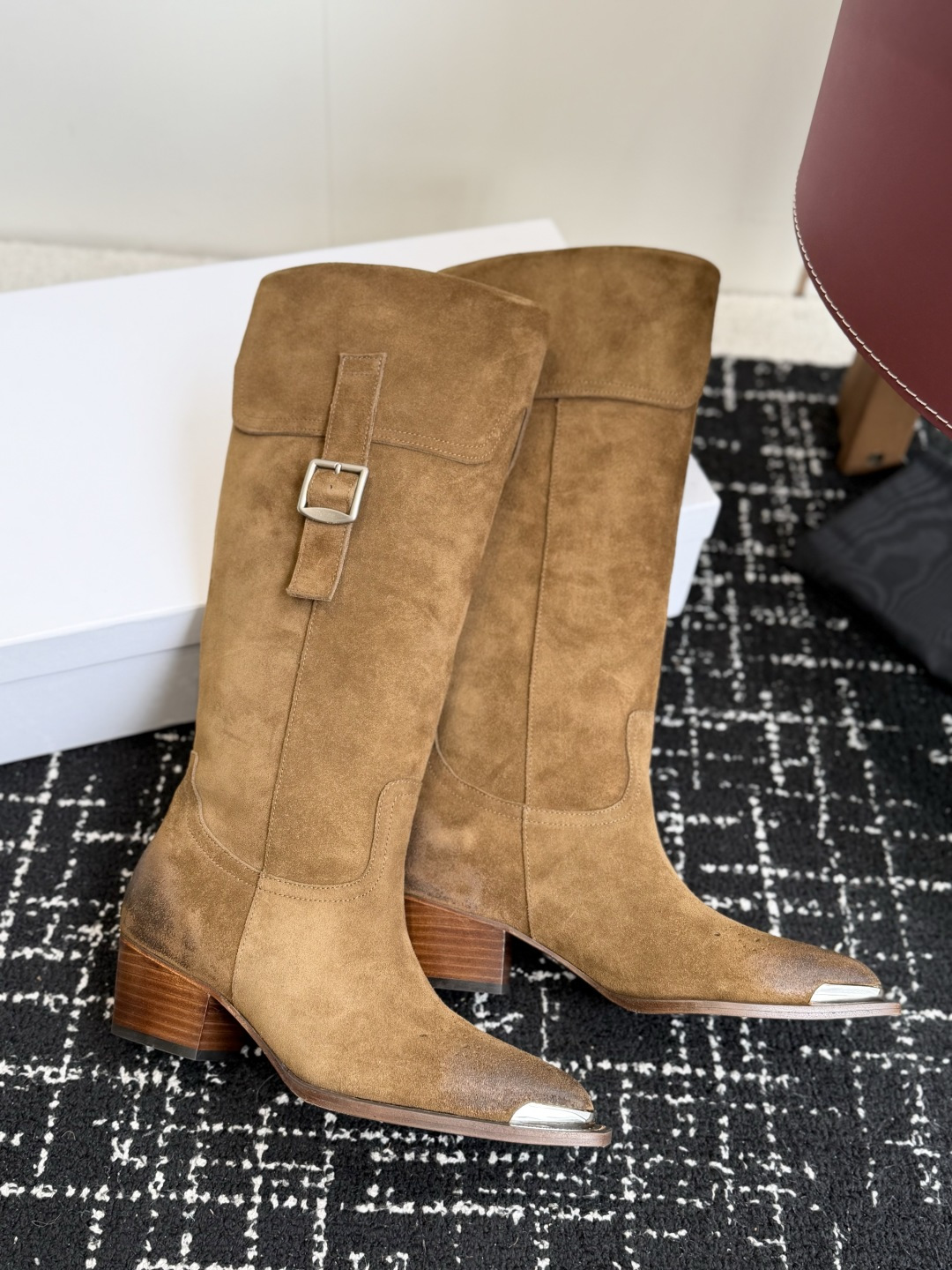 代购级 Celine 赛琳 26ss秋冬新品 复古粗跟 切尔西 尖头 长靴 高靴 骑士靴 塞琳这一季好看的款式真的是很多