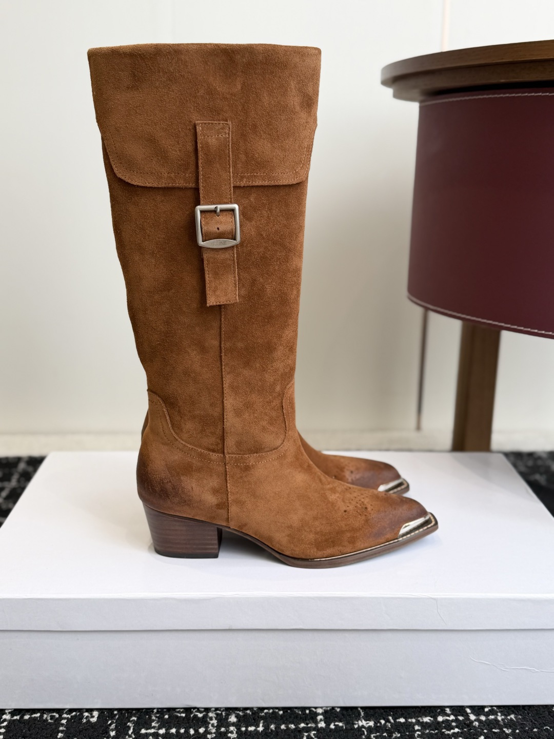 代购级 Celine 赛琳 26ss秋冬新品 复古粗跟 切尔西 尖头 长靴 高靴 骑士靴 塞琳这一季好看的款式真的是很多