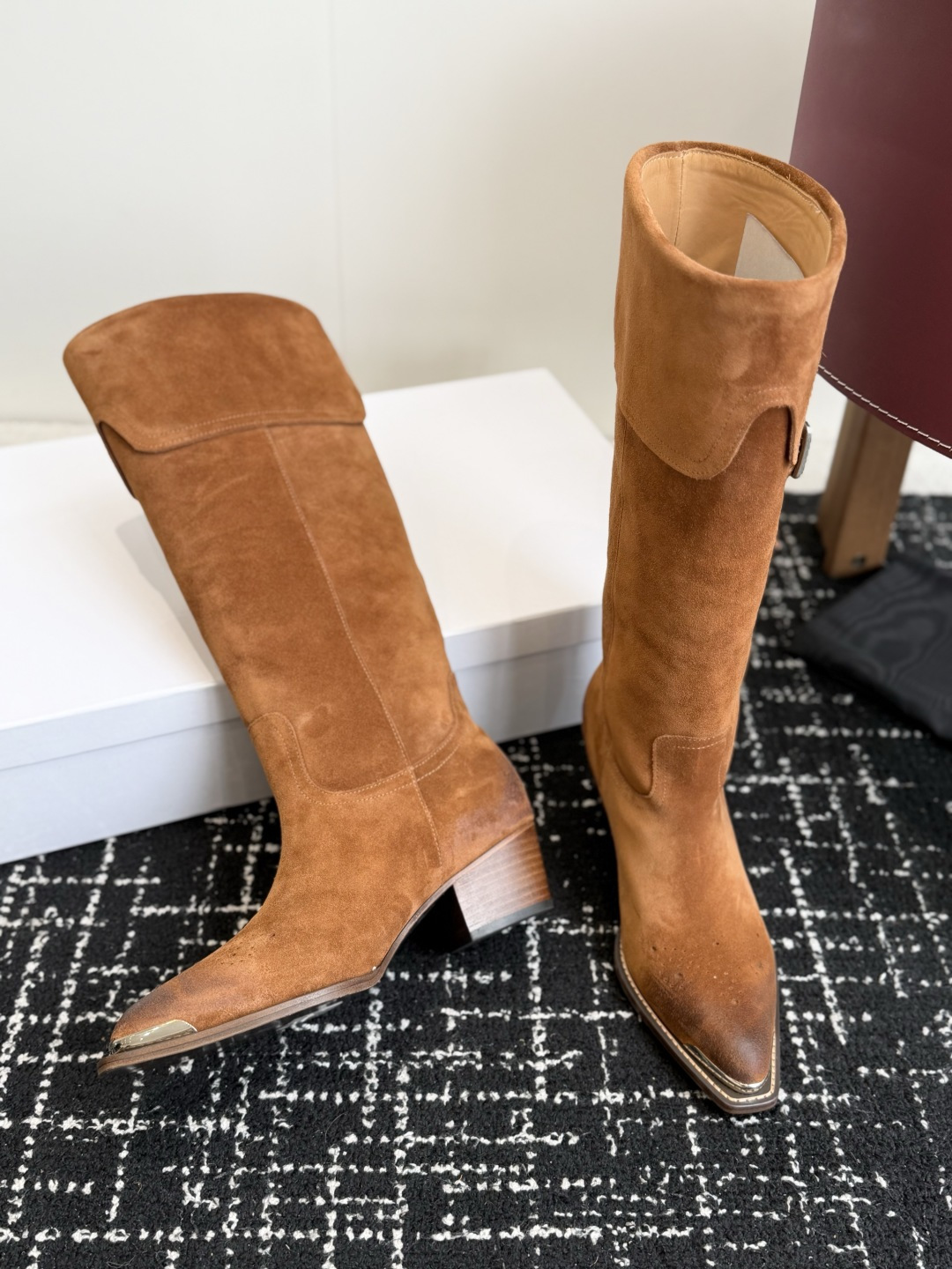 代购级 Celine 赛琳 26ss秋冬新品 复古粗跟 切尔西 尖头 长靴 高靴 骑士靴 塞琳这一季好看的款式真的是很多