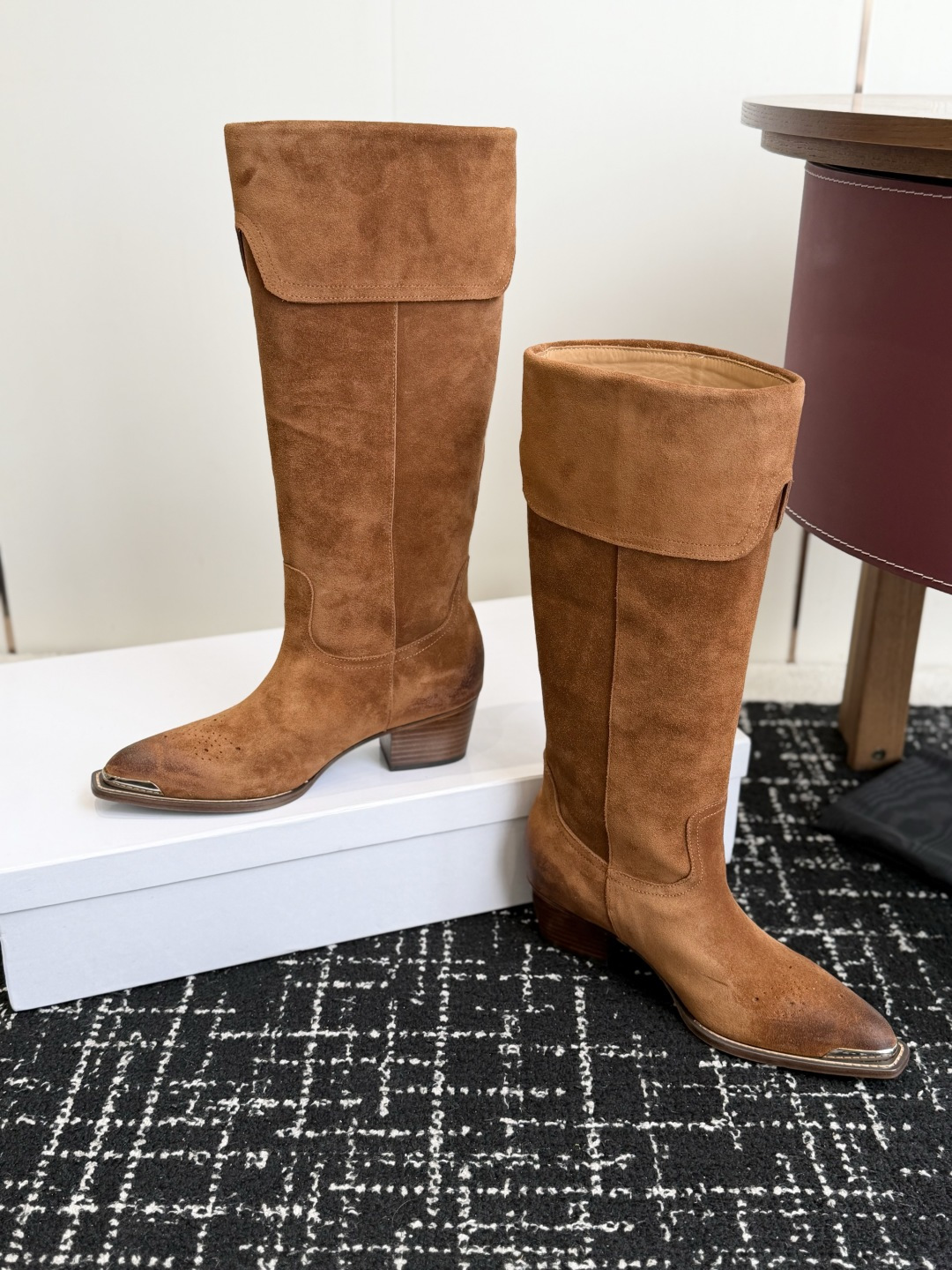 代购级 Celine 赛琳 26ss秋冬新品 复古粗跟 切尔西 尖头 长靴 高靴 骑士靴 塞琳这一季好看的款式真的是很多