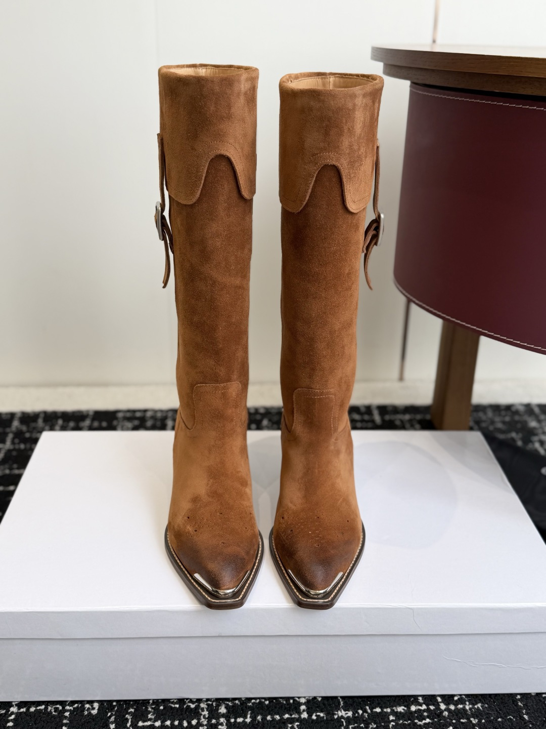 代购级 Celine 赛琳 26ss秋冬新品 复古粗跟 切尔西 尖头 长靴 高靴 骑士靴 塞琳这一季好看的款式真的是很多