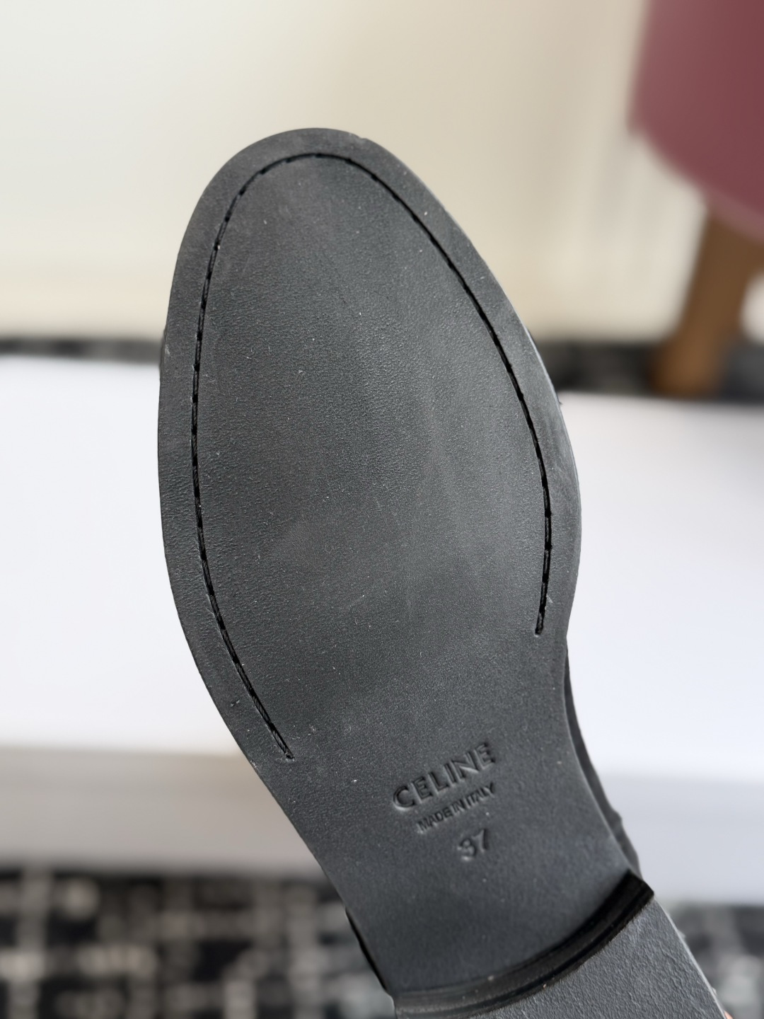代购级 Celine 赛琳 26ss秋冬新品 粗跟 短靴 塞琳这一季好看的款式真的是很多 比如这款军靴就很机车风 重点夸 代购级 Celine 赛琳 26ss秋冬新品 粗跟 短靴 塞琳这一季好看的款式真的是很多 比如这款军靴就很机车风 重点夸