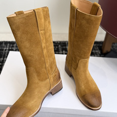代购级 Celine 赛琳 26ss秋冬新品 粗跟 短靴 塞琳这一季好看的款式真的是很多 比如这款军靴就很机车风 重点夸 代购级 Celine 赛琳 26ss秋冬新品 粗跟 短靴 塞琳这一季好看的款式真的是很多 比如这款军靴就很机车风 重点夸