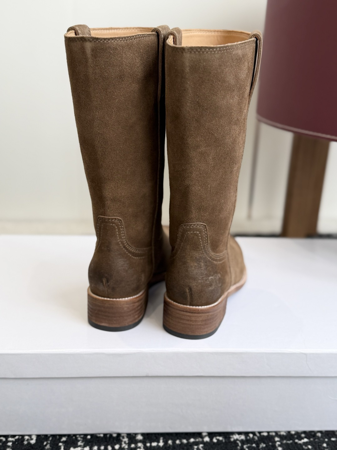 代购级 Celine 赛琳 26ss秋冬新品 粗跟 短靴 塞琳这一季好看的款式真的是很多 比如这款军靴就很机车风 重点夸 代购级 Celine 赛琳 26ss秋冬新品 粗跟 短靴 塞琳这一季好看的款式真的是很多 比如这款军靴就很机车风 重点夸