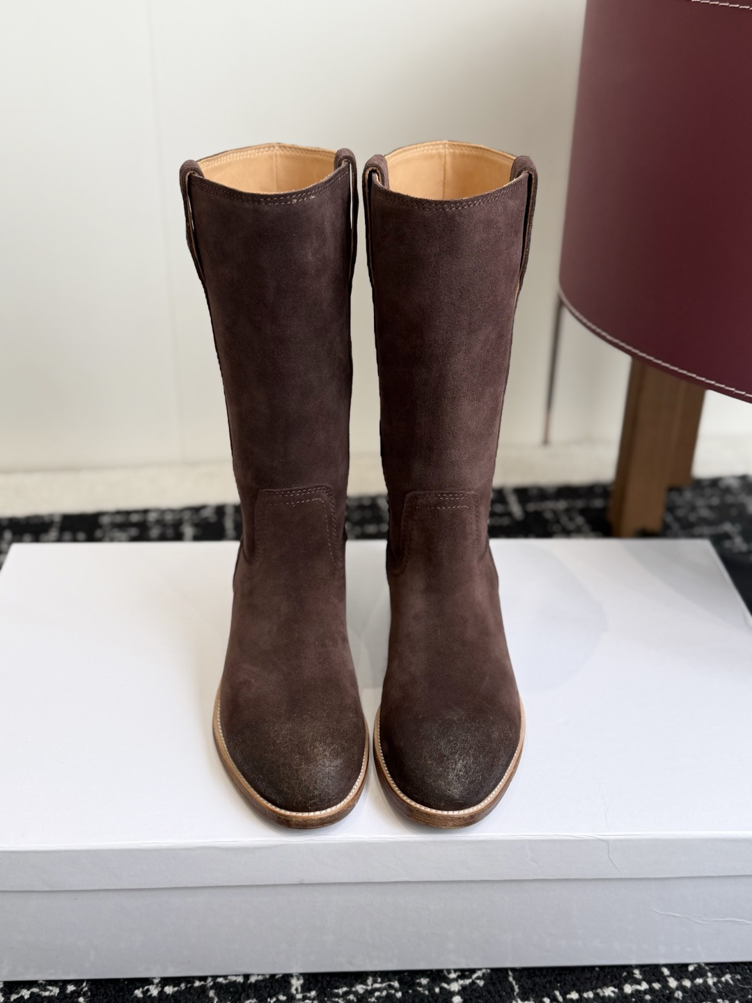 代购级 Celine 赛琳 26ss秋冬新品 粗跟 短靴 塞琳这一季好看的款式真的是很多 比如这款军靴就很机车风 重点夸
