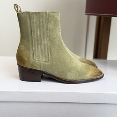 代购级 Celine 赛琳 26ss秋冬新品 粗跟 尖头 短靴 塞琳这一季好看的款式真的是很多 比如这款军靴就很机车风 代购级 Celine 赛琳 26ss秋冬新品 粗跟 尖头 短靴 塞琳这一季好看的款式真的是很多 比如这款军靴就很机车风