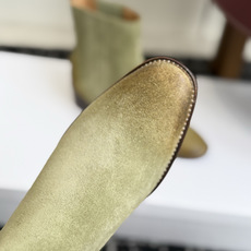 代购级 Celine 赛琳 26ss秋冬新品 粗跟 尖头 短靴 塞琳这一季好看的款式真的是很多 比如这款军靴就很机车风 代购级 Celine 赛琳 26ss秋冬新品 粗跟 尖头 短靴 塞琳这一季好看的款式真的是很多 比如这款军靴就很机车风