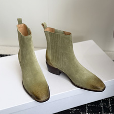 代购级 Celine 赛琳 26ss秋冬新品 粗跟 尖头 短靴 塞琳这一季好看的款式真的是很多 比如这款军靴就很机车风 代购级 Celine 赛琳 26ss秋冬新品 粗跟 尖头 短靴 塞琳这一季好看的款式真的是很多 比如这款军靴就很机车风