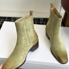 代购级 Celine 赛琳 26ss秋冬新品 粗跟 尖头 短靴 塞琳这一季好看的款式真的是很多 比如这款军靴就很机车风 代购级 Celine 赛琳 26ss秋冬新品 粗跟 尖头 短靴 塞琳这一季好看的款式真的是很多 比如这款军靴就很机车风