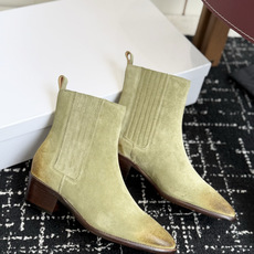 代购级 Celine 赛琳 26ss秋冬新品 粗跟 尖头 短靴 塞琳这一季好看的款式真的是很多 比如这款军靴就很机车风 代购级 Celine 赛琳 26ss秋冬新品 粗跟 尖头 短靴 塞琳这一季好看的款式真的是很多 比如这款军靴就很机车风