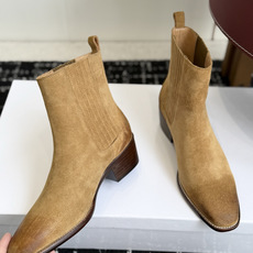 代购级 Celine 赛琳 26ss秋冬新品 粗跟 尖头 短靴 塞琳这一季好看的款式真的是很多 比如这款军靴就很机车风 代购级 Celine 赛琳 26ss秋冬新品 粗跟 尖头 短靴 塞琳这一季好看的款式真的是很多 比如这款军靴就很机车风