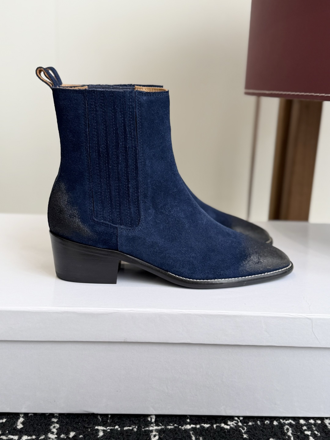 代购级 Celine 赛琳 26ss秋冬新品 粗跟  尖头 短靴 塞琳这一季好看的款式真的是很多 比如这款军靴就很机车风