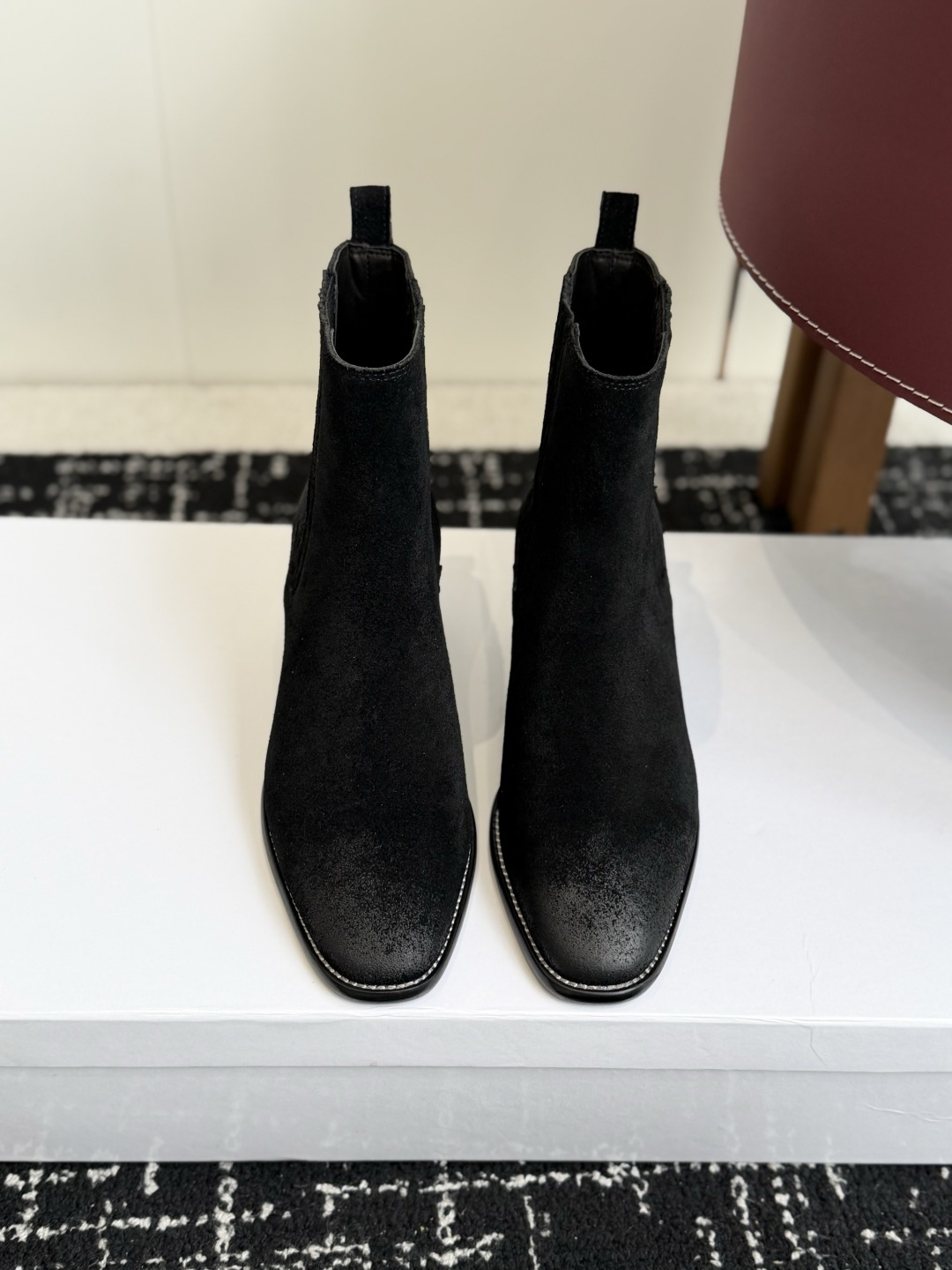 代购级 Celine 赛琳 26ss秋冬新品 粗跟  尖头 短靴 塞琳这一季好看的款式真的是很多 比如这款军靴就很机车风