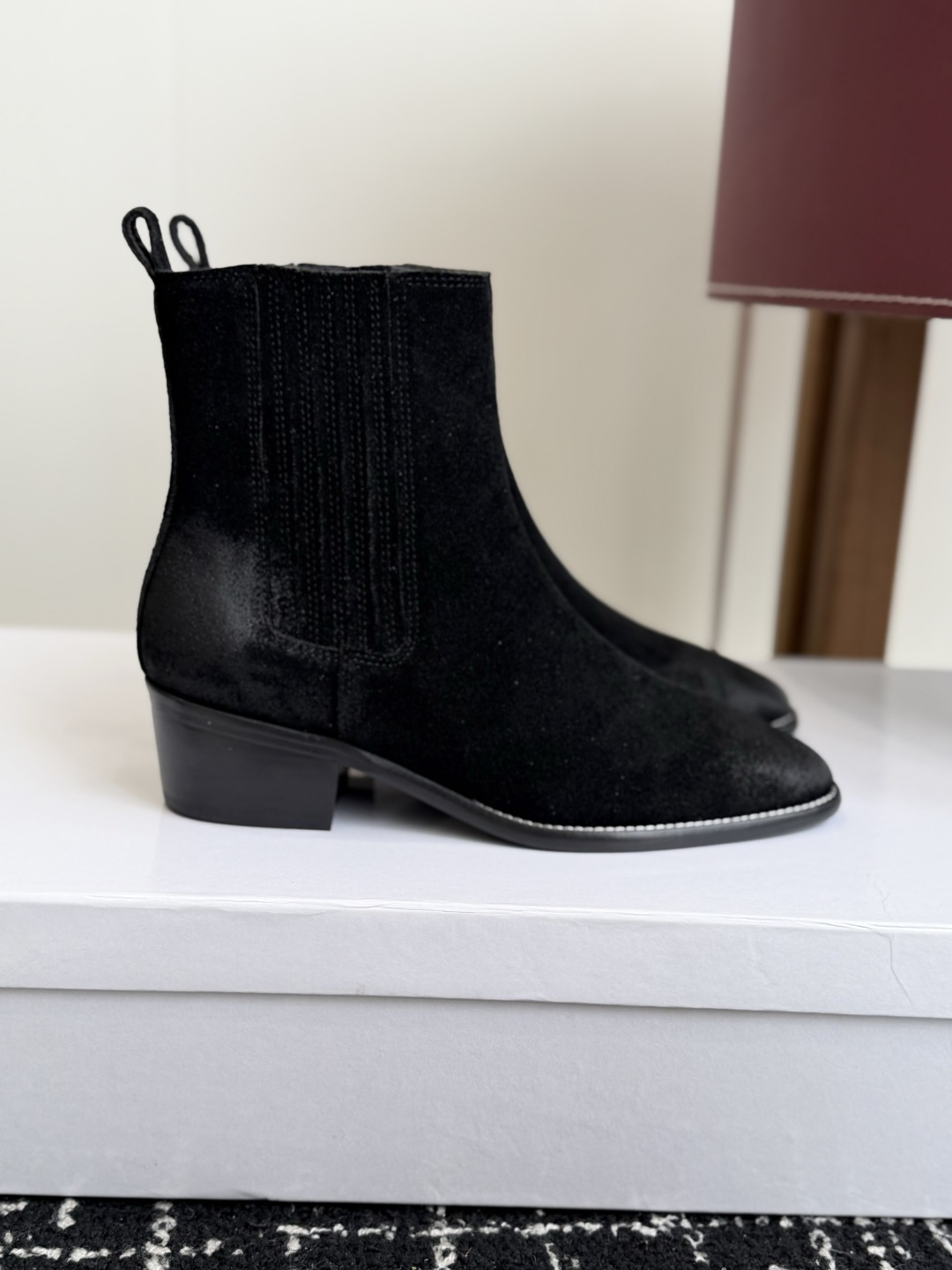 代购级 Celine 赛琳 26ss秋冬新品 粗跟 尖头 短靴 塞琳这一季好看的款式真的是很多 比如这款军靴就很机车风 代购级 Celine 赛琳 26ss秋冬新品 粗跟 尖头 短靴 塞琳这一季好看的款式真的是很多 比如这款军靴就很机车风