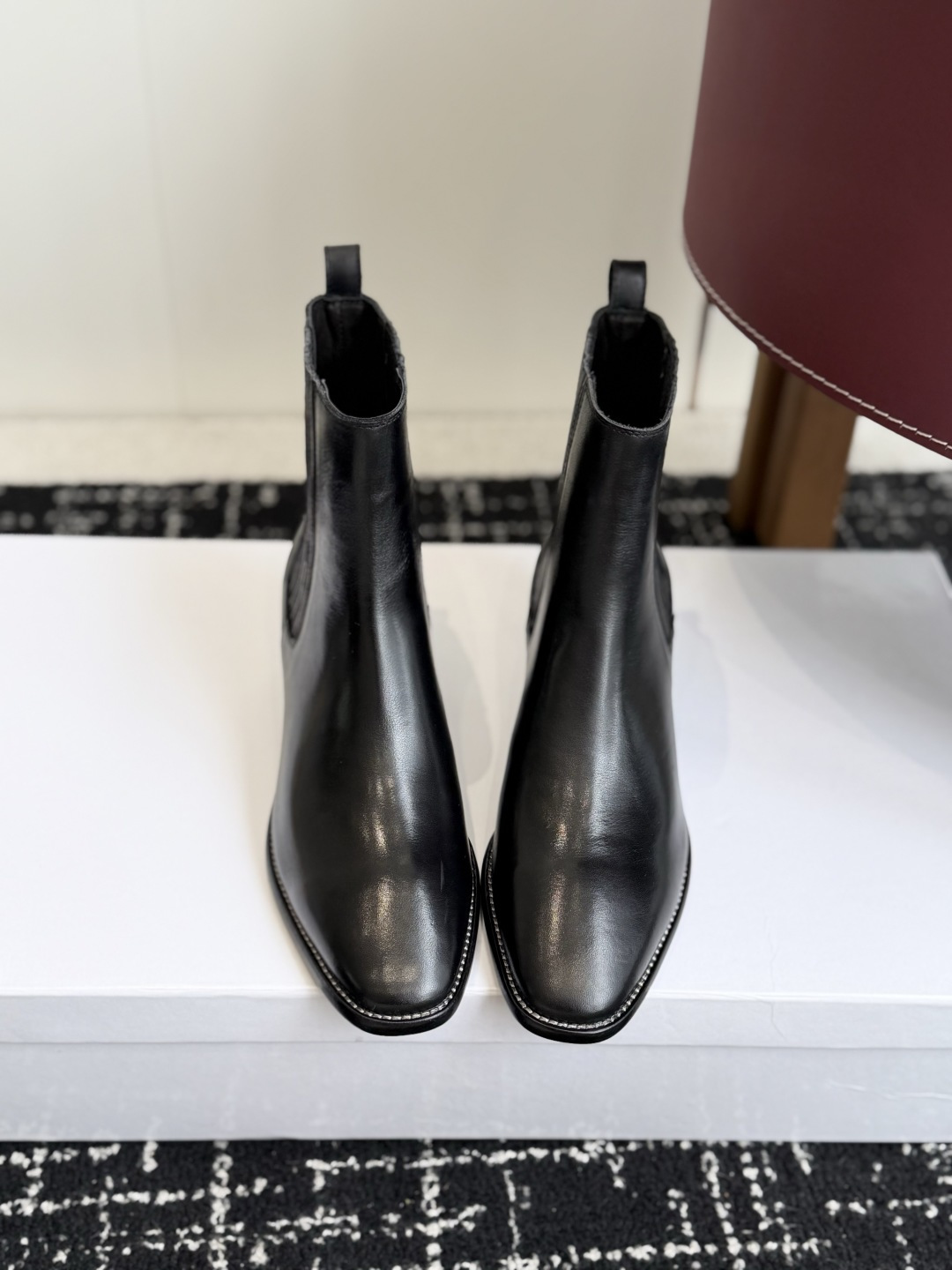 代购级 Celine 赛琳 26ss秋冬新品 粗跟  尖头 短靴 塞琳这一季好看的款式真的是很多 比如这款军靴就很机车风