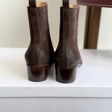 代购级 Celine 赛琳 26ss秋冬新品 粗跟 尖头 短靴 塞琳这一季好看的款式真的是很多 比如这款军靴就很机车风 代购级 Celine 赛琳 26ss秋冬新品 粗跟 尖头 短靴 塞琳这一季好看的款式真的是很多 比如这款军靴就很机车风