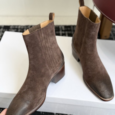 代购级 Celine 赛琳 26ss秋冬新品 粗跟 尖头 短靴 塞琳这一季好看的款式真的是很多 比如这款军靴就很机车风 代购级 Celine 赛琳 26ss秋冬新品 粗跟 尖头 短靴 塞琳这一季好看的款式真的是很多 比如这款军靴就很机车风
