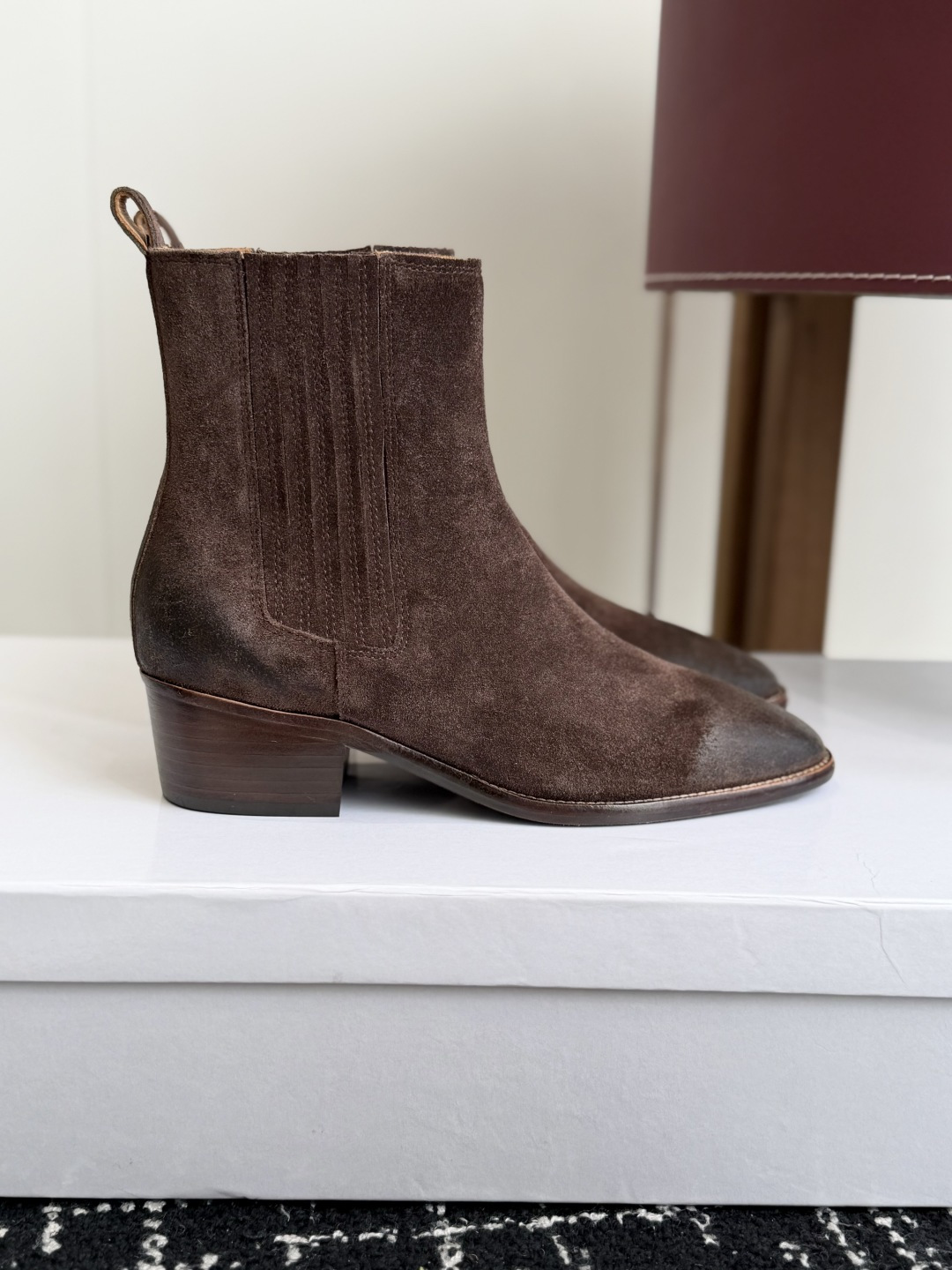代购级 Celine 赛琳 26ss秋冬新品 粗跟 尖头 短靴 塞琳这一季好看的款式真的是很多 比如这款军靴就很机车风 代购级 Celine 赛琳 26ss秋冬新品 粗跟 尖头 短靴 塞琳这一季好看的款式真的是很多 比如这款军靴就很机车风