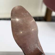 代购级 Celine 赛琳 26ss秋冬新品 粗跟 尖头 短靴 塞琳这一季好看的款式真的是很多 比如这款军靴就很机车风 代购级 Celine 赛琳 26ss秋冬新品 粗跟 尖头 短靴 塞琳这一季好看的款式真的是很多 比如这款军靴就很机车风