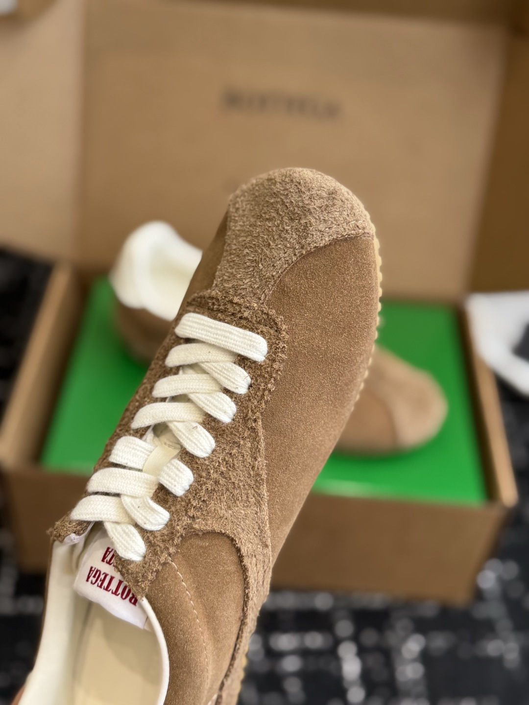 代购级 Bottega Veneta BV葆蝶家 26ss 新款 情侣款 阿甘鞋 德训运动鞋 Sneake灵感来自复古球
