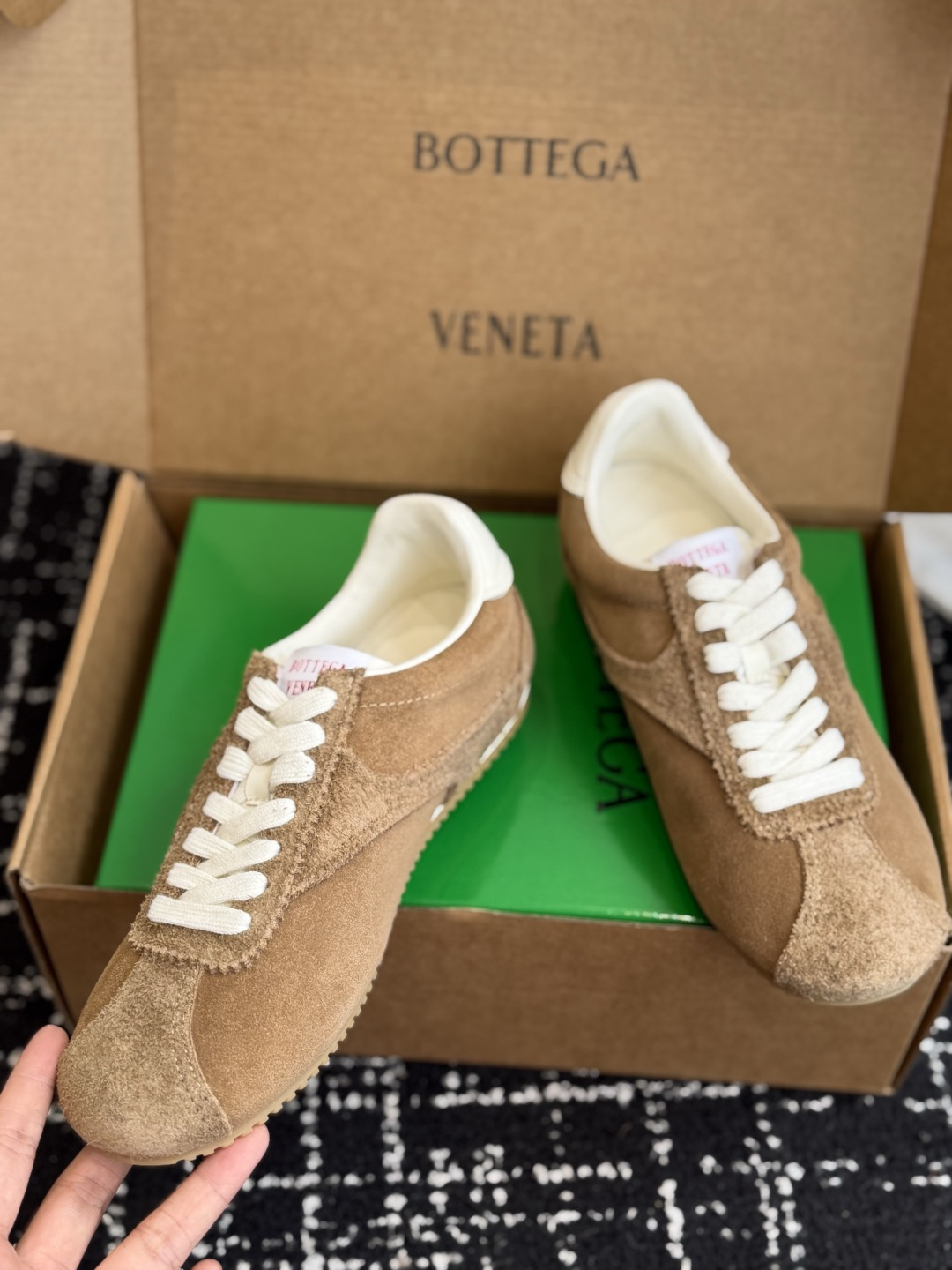 代购级 Bottega Veneta BV葆蝶家 26ss 新款 情侣款 阿甘鞋 德训运动鞋 Sneake灵感来自复古球