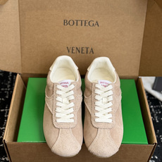 代购级 Bottega Veneta BV葆蝶家 26ss 新款 情侣款 阿甘鞋 德训运动鞋 Sneake灵感来自复古球 代购级 Bottega Veneta BV葆蝶家 26ss 新款 情侣款 阿甘鞋 德训运动鞋 Sneake灵感来自复古球