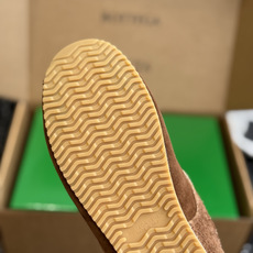 代购级 Bottega Veneta BV葆蝶家 26ss 新款 情侣款 阿甘鞋 德训运动鞋 Sneake灵感来自复古球 代购级 Bottega Veneta BV葆蝶家 26ss 新款 情侣款 阿甘鞋 德训运动鞋 Sneake灵感来自复古球