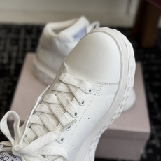 代购级 Jimmy Choo 26ss 最新高帮厚度休闲鞋,专柜主打系列!代购级别! 面料选用原版一致牛京,进口牛皮 搭 代购级 Jimmy Choo 26ss 最新高帮厚度休闲鞋,专柜主打系列!代购级别! 面料选用原版一致牛京,进口牛皮 搭