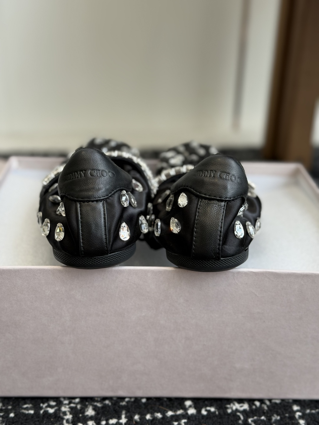代购级 Jimmy Choo 26ss JC家钻链、芭蕾舞隆重上新啦! 巨美,超有气质的一款鞋子~脚感无敌了!上脚妥妥的 代购级 Jimmy Choo 26ss JC家钻链、芭蕾舞隆重上新啦! 巨美,超有气质的一款鞋子~脚感无敌了!上脚妥妥的