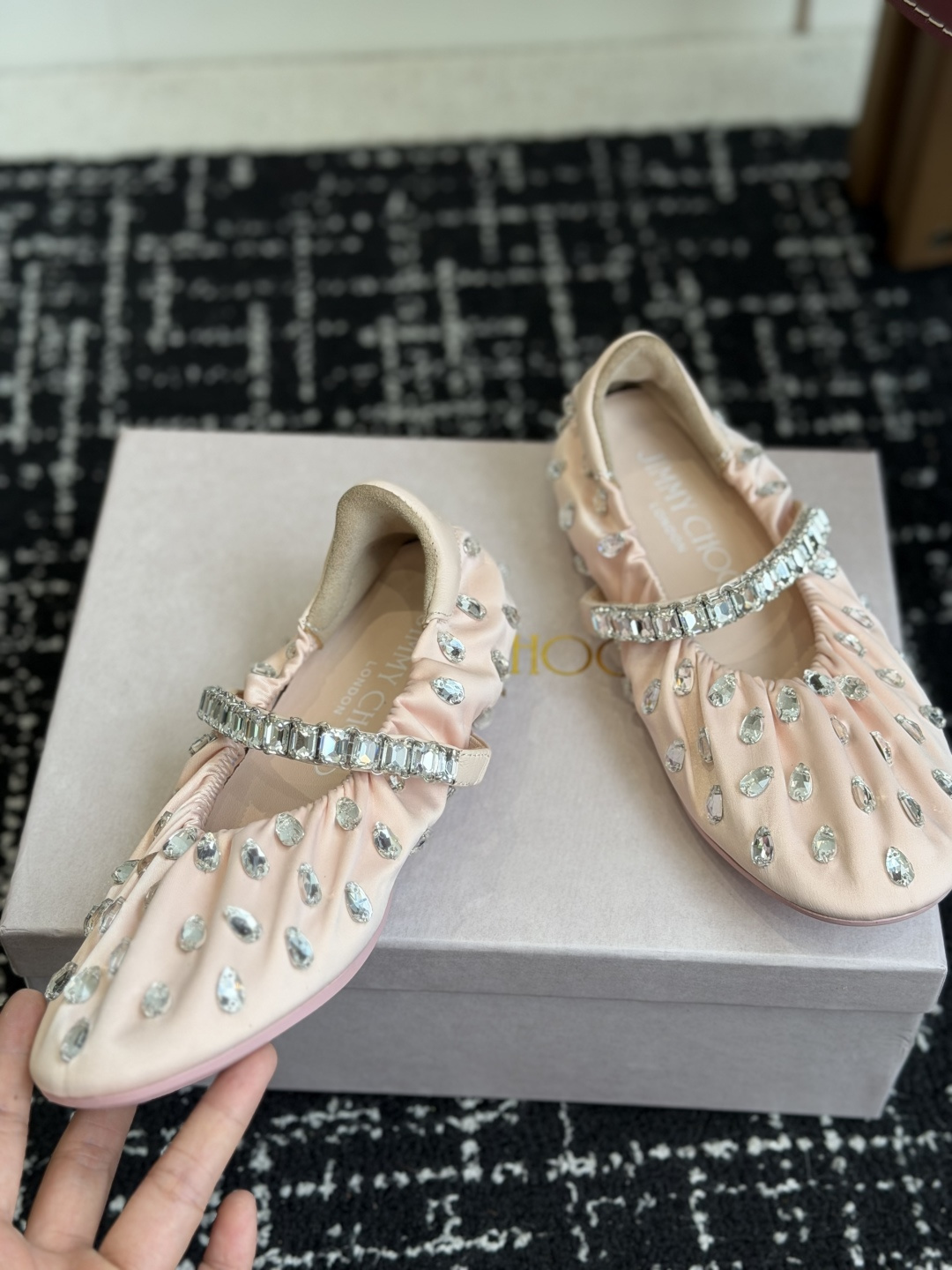 代购级 Jimmy Choo 26ss JC家钻链、芭蕾舞隆重上新啦！ 巨美，超有气质的一款鞋子~脚感无敌了！上脚妥妥的