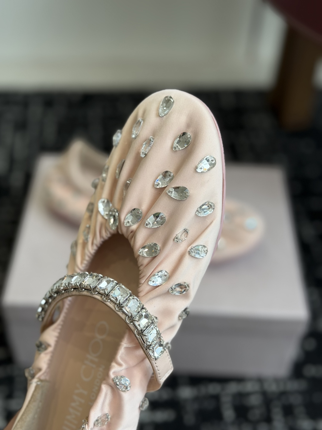 代购级 Jimmy Choo 26ss JC家钻链、芭蕾舞隆重上新啦！ 巨美，超有气质的一款鞋子~脚感无敌了！上脚妥妥的