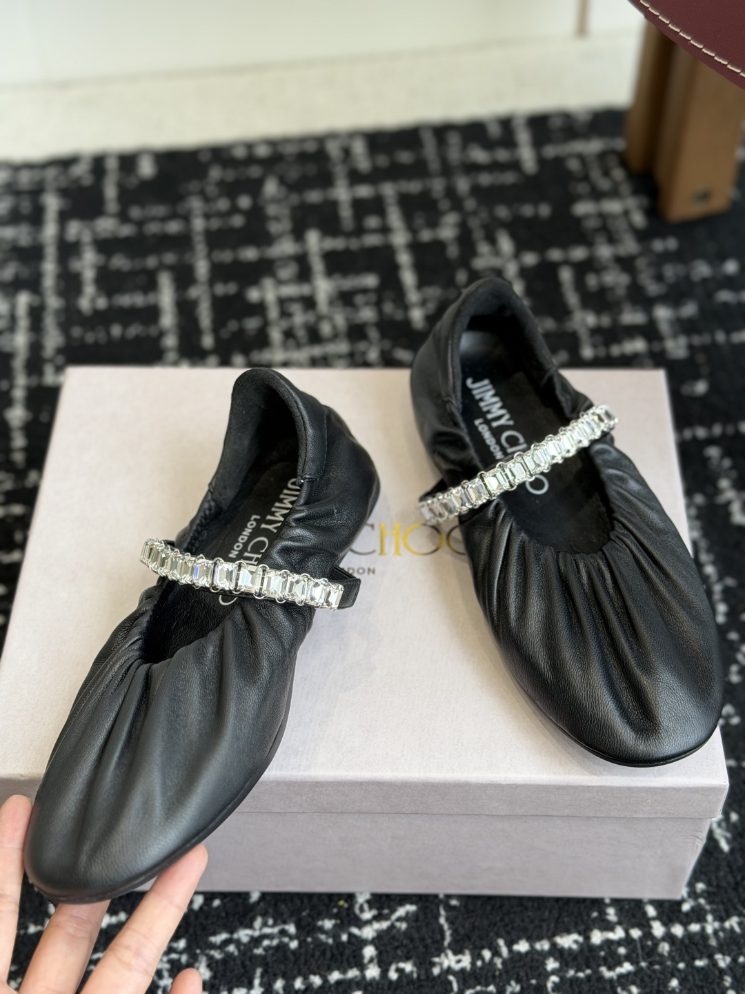 代购级 Jimmy Choo 26ss JC家钻链、芭蕾舞隆重上新啦！ 巨美，超有气质的一款鞋子~脚感无敌了！上脚妥妥的