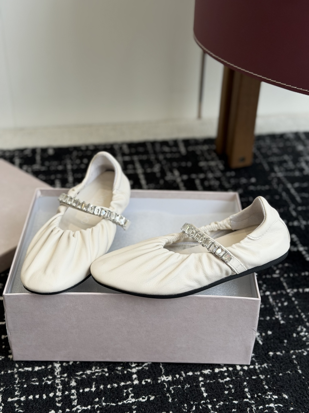 代购级 Jimmy Choo 26ss JC家钻链、芭蕾舞隆重上新啦！ 巨美，超有气质的一款鞋子~脚感无敌了！上脚妥妥的