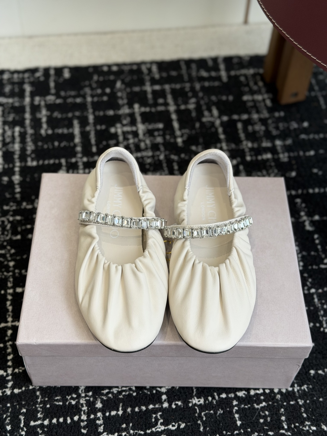 代购级 Jimmy Choo 26ss JC家钻链、芭蕾舞隆重上新啦！ 巨美，超有气质的一款鞋子~脚感无敌了！上脚妥妥的