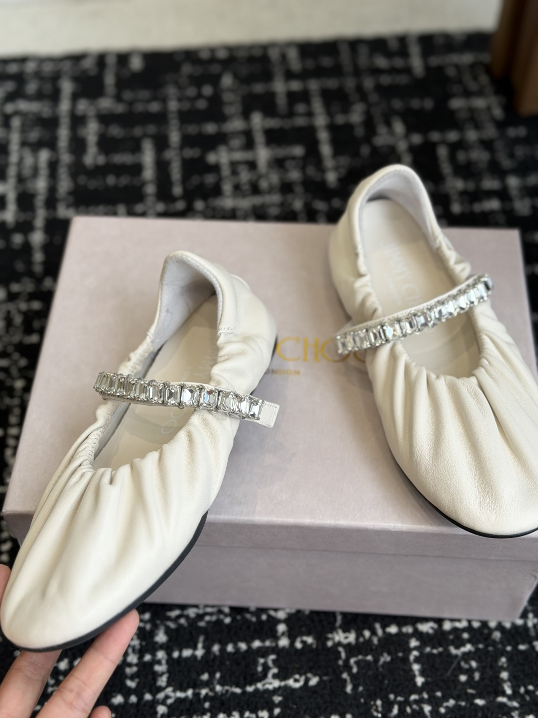 代购级 Jimmy Choo 26ss JC家钻链、芭蕾舞隆重上新啦！ 巨美，超有气质的一款鞋子~脚感无敌了！上脚妥妥的