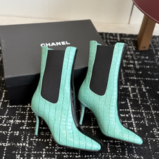 代购级 CHANEL 香奈儿 26ss 小香秋冬新款 简约 骑士靴 这款靴子真的是帅气时尚的代表 低调不失奢华!简约时尚 代购级 CHANEL 香奈儿 26ss 小香秋冬新款 简约 骑士靴 这款靴子真的是帅气时尚的代表 低调不失奢华!简约时尚