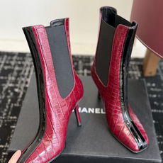 代购级 CHANEL 香奈儿 26ss 小香秋冬新款 简约 骑士靴 这款靴子真的是帅气时尚的代表 低调不失奢华!简约时尚 代购级 CHANEL 香奈儿 26ss 小香秋冬新款 简约 骑士靴 这款靴子真的是帅气时尚的代表 低调不失奢华!简约时尚