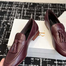 东莞代购级 The Row 26ss 新款 乐福鞋 单鞋 第一眼看到这个鞋子就爱上了,带点复古味随意搭配都好看! 各大网 东莞代购级 The Row 26ss 新款 乐福鞋 单鞋 第一眼看到这个鞋子就爱上了,带点复古味随意搭配都好看! 各大网