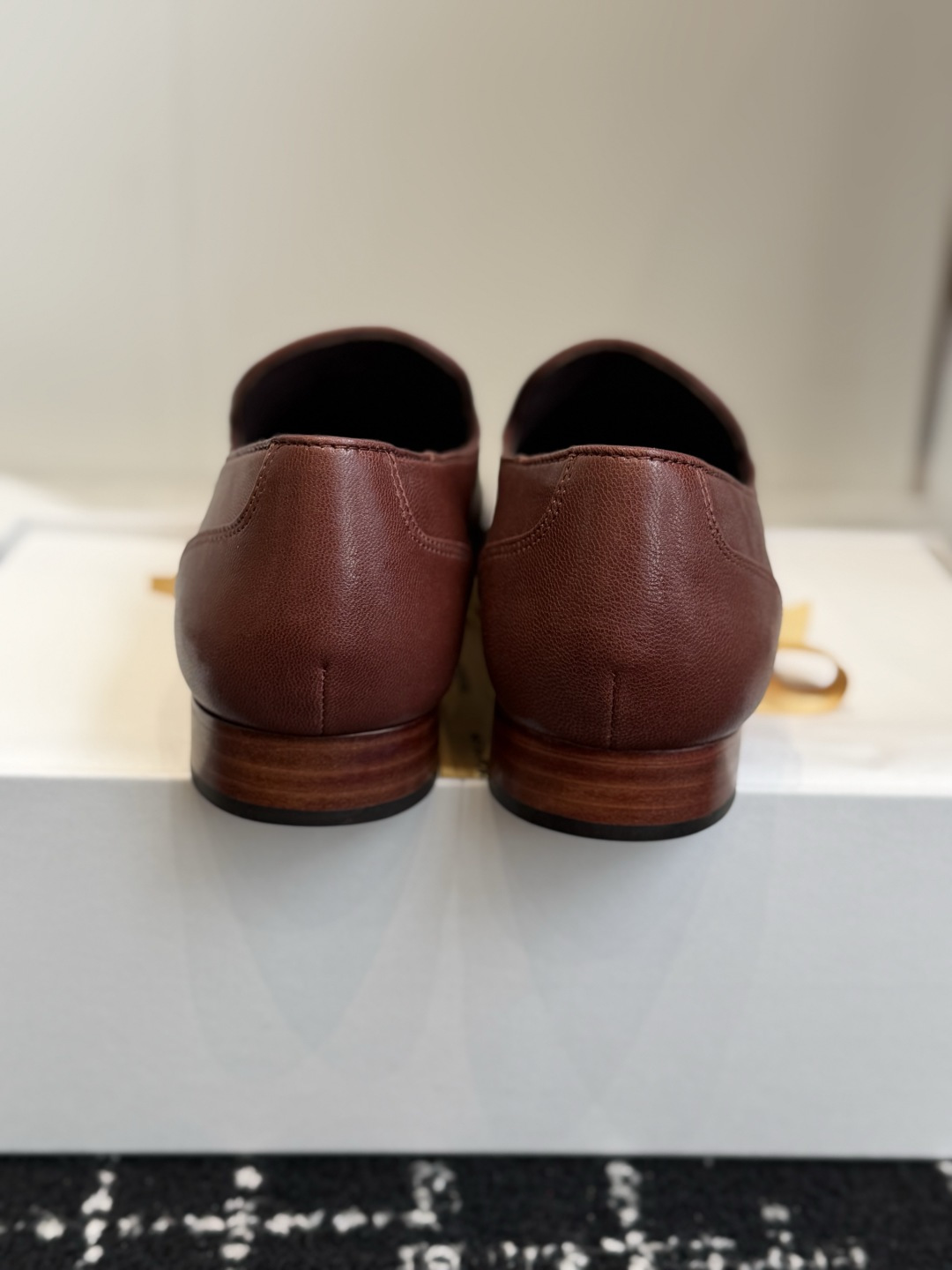 东莞代购级 The Row 26ss 新款 乐福鞋 单鞋 第一眼看到这个鞋子就爱上了,带点复古味随意搭配都好看! 各大网 东莞代购级 The Row 26ss 新款 乐福鞋 单鞋 第一眼看到这个鞋子就爱上了,带点复古味随意搭配都好看! 各大网