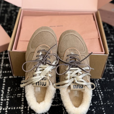 代购级(⚠️官网同步✈️盒包装) MiuMiu 缪缪 26ss 秋冬 羊毛 阿甘鞋休闲运动鞋 miumiu最新爆款 前卫 代购级(⚠️官网同步✈️盒包装) MiuMiu 缪缪 26ss 秋冬 羊毛 阿甘鞋休闲运动鞋 miumiu最新爆款 前卫