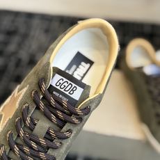 代购级女款 情侣款 男士+10 GGDB Golden Goose 星星运动鞋板鞋休闲鞋 延续品牌标志性的做旧脏脏鞋风格 代购级女款 情侣款 男士+10 GGDB Golden Goose 星星运动鞋板鞋休闲鞋 延续品牌标志性的做旧脏脏鞋风格