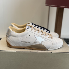 代购级女款 情侣款 男士+10 GGDB Golden Goose 星星运动鞋板鞋休闲鞋 延续品牌标志性的做旧脏脏鞋风格 代购级女款 情侣款 男士+10 GGDB Golden Goose 星星运动鞋板鞋休闲鞋 延续品牌标志性的做旧脏脏鞋风格