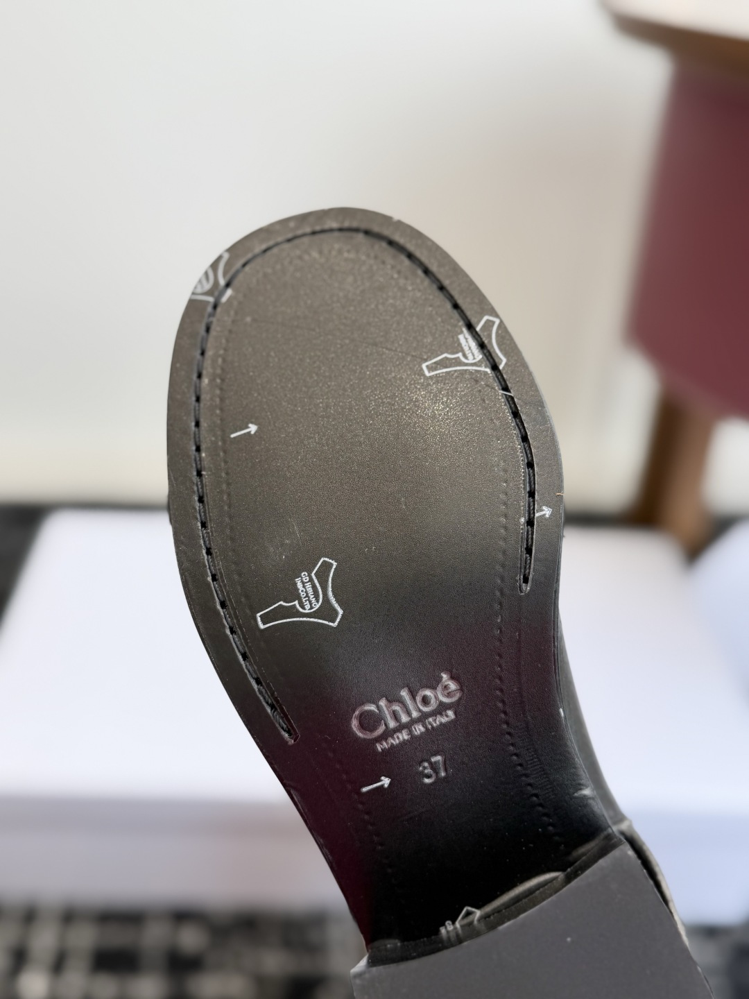代购级 高靴 Chloe 2026秋冬秀场时装骑士靴 圆头 粗跟高筒靴 蔻依,一个顶级时装品牌,站在高跟鞋上,我可以 代购级 高靴 Chloe 2026秋冬秀场时装骑士靴 圆头 粗跟高筒靴 蔻依,一个顶级时装品牌,站在高跟鞋上,我可以